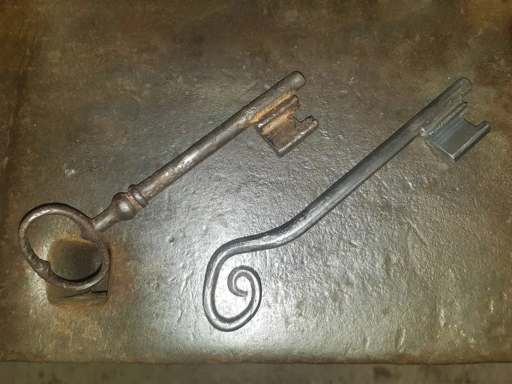 Création de double de clé artisanale forgée et façonnée à la main