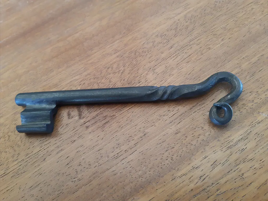 Création de double de clé artisanale forgée et façonnée à la main