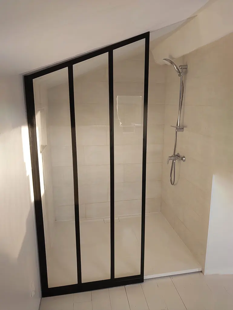 Fabrication des verrières en guise de paroi de douche