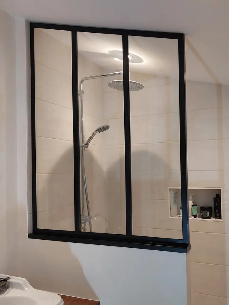 Fabrication des verrières en guise de paroi de douche