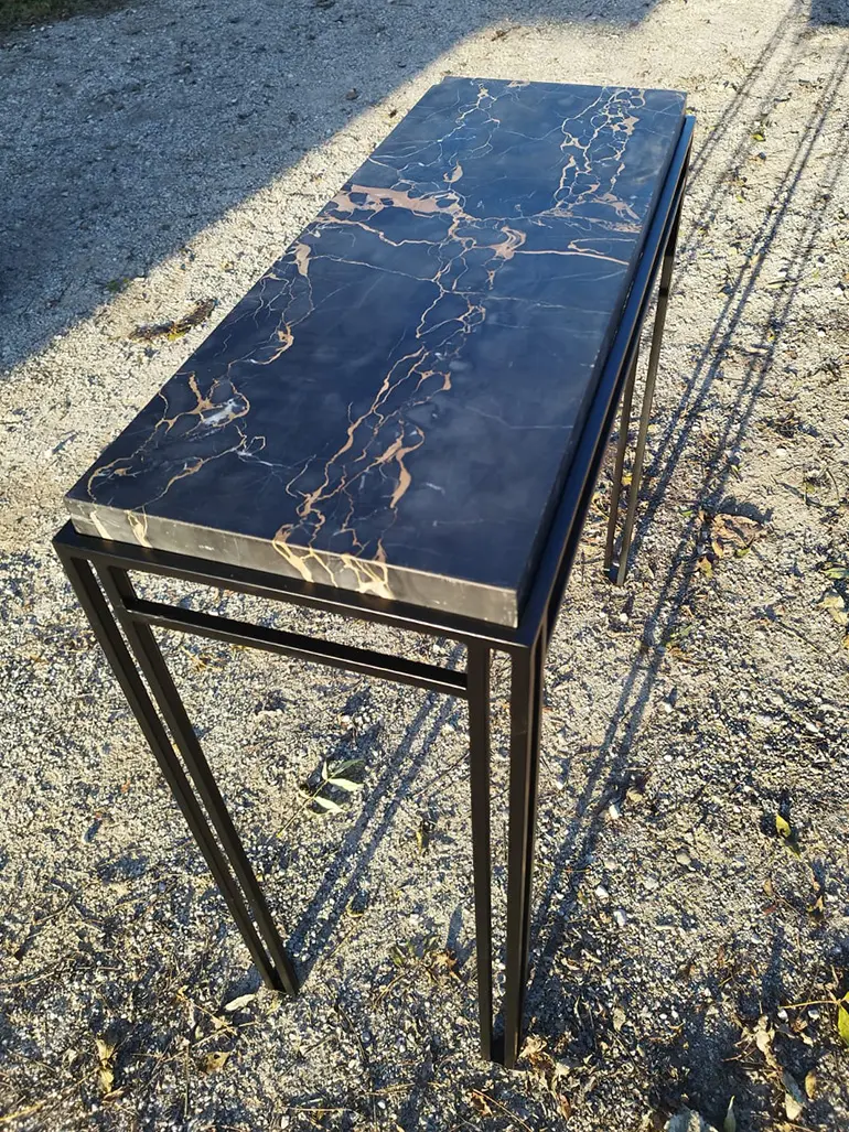 Console style contemporaine avec plateau en marbre